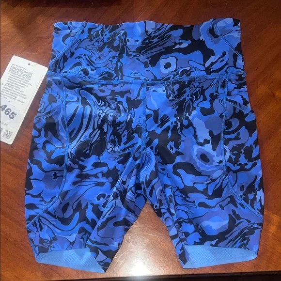 NEW WITH TAG LULULEMON FAST AND FREE HIGH-RISE SHORT 6 INCH WITH POCKETS